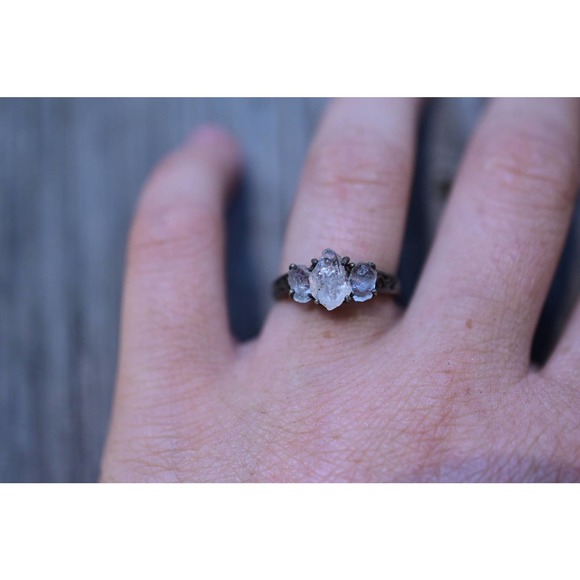 Raw Crystal Ring, Raw Stone Ring, Rings for Women, Stacking Ring, Raw Ge… - Picture 4 of 5